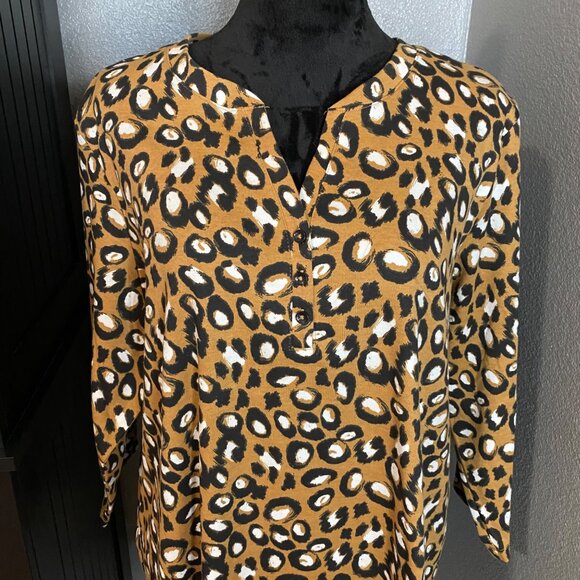 Kim Rogers Blouse Size 2X Animal Print Relaxed Leopard Boho Chic Soft Glam Bold - Picture 2 of 8